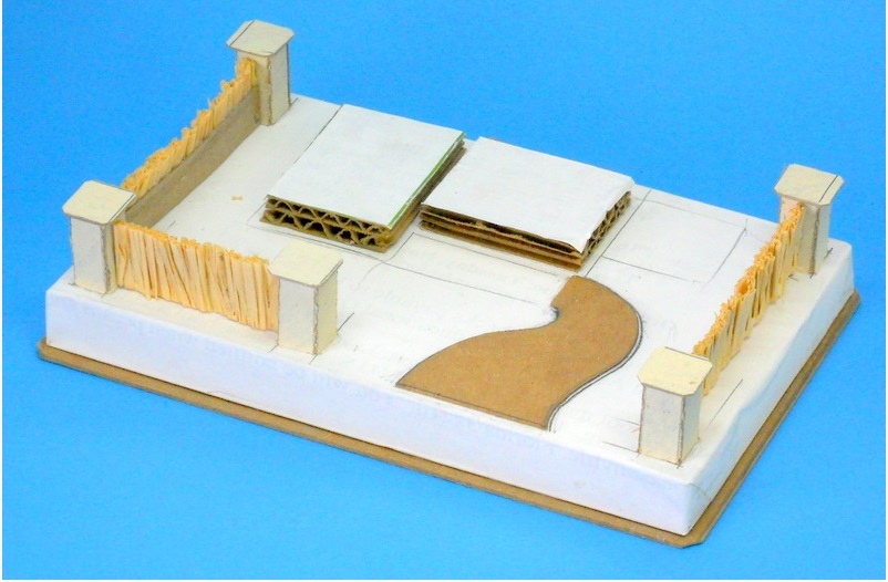 house base raffia fence 002.JPG