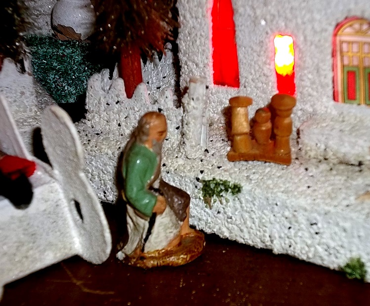 PUTZ CABINET + EBAY DEC 21 014.JPG