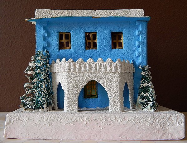blue_portico_house_600.jpg