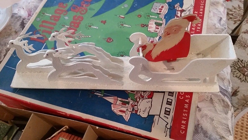 Dolly-Toy-Co-SANTA-REINDEER-SLED 800.jpg