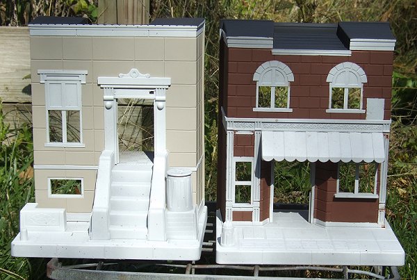 playskool_buildings2_black_roof_600.jpg