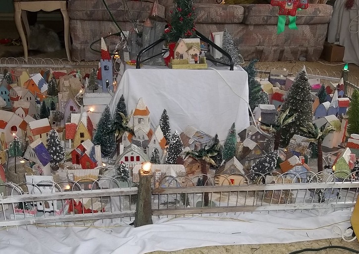 Christmas houses EBAY 078.JPG