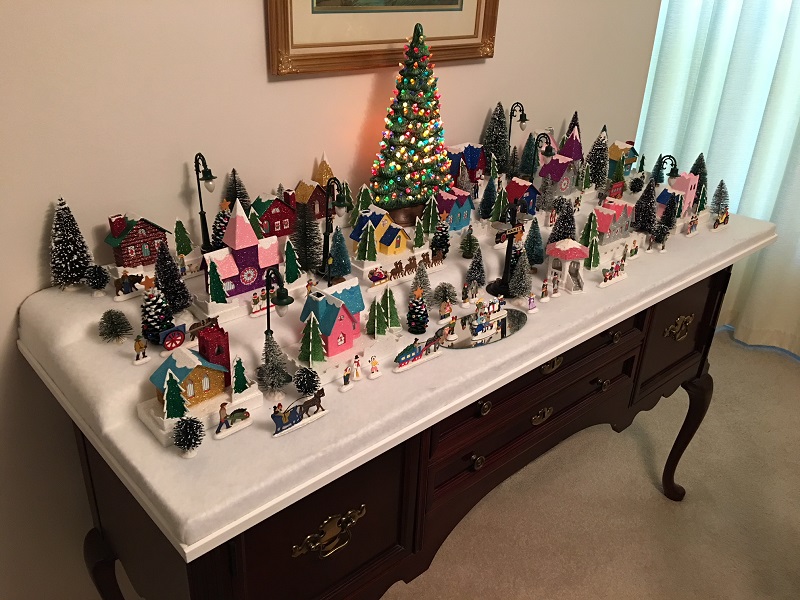 christmas 2017 dolly village left.JPG