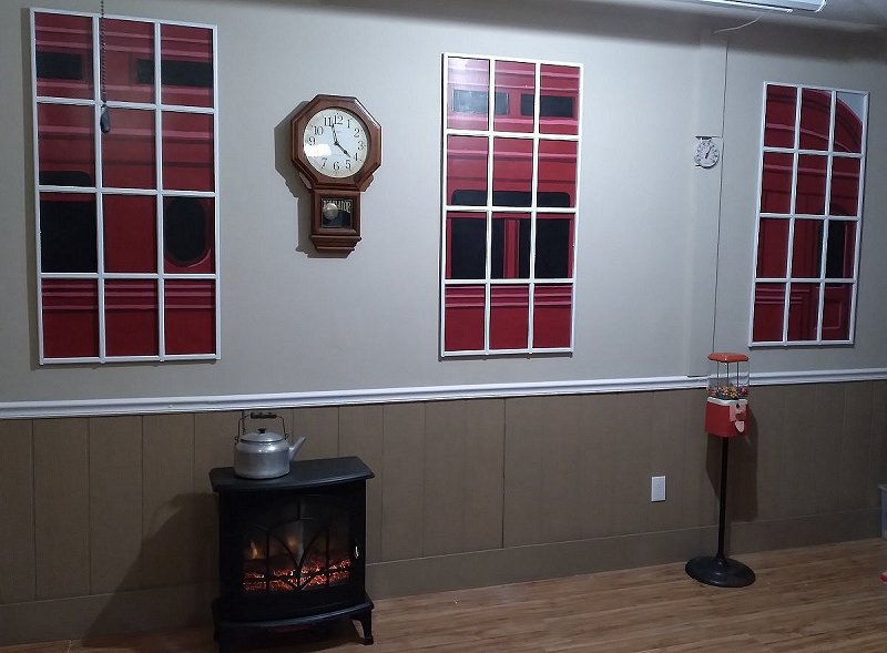 the_wall_w_clock_n_windows_hung_800.jpg