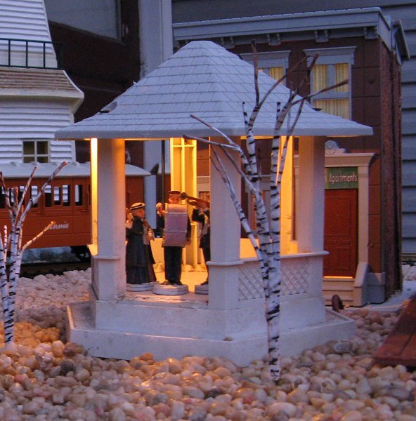 gazebo_lit.jpg