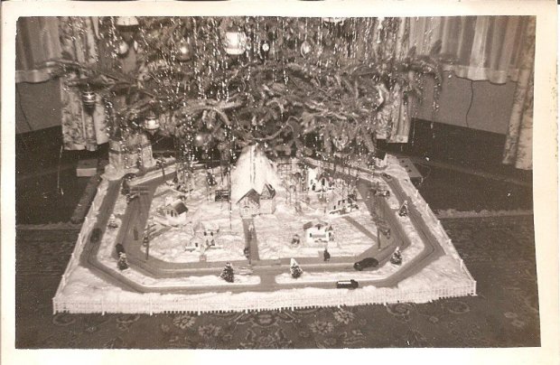 1930s Christmas car display