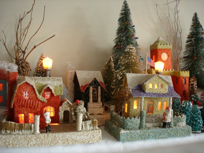 Detailed Christmas House Picture(200K)