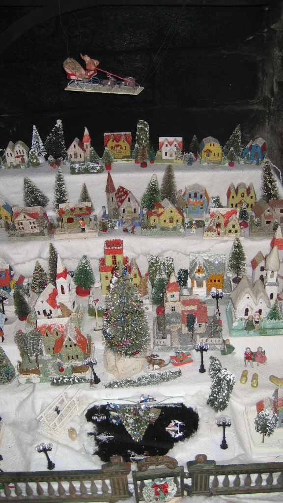 miniature houses display