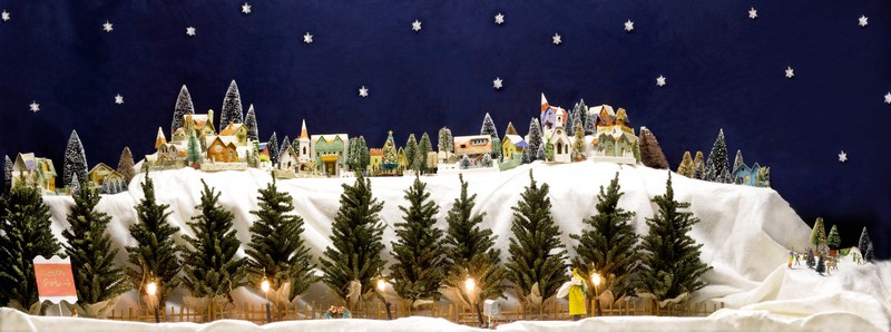 Christmas window putz