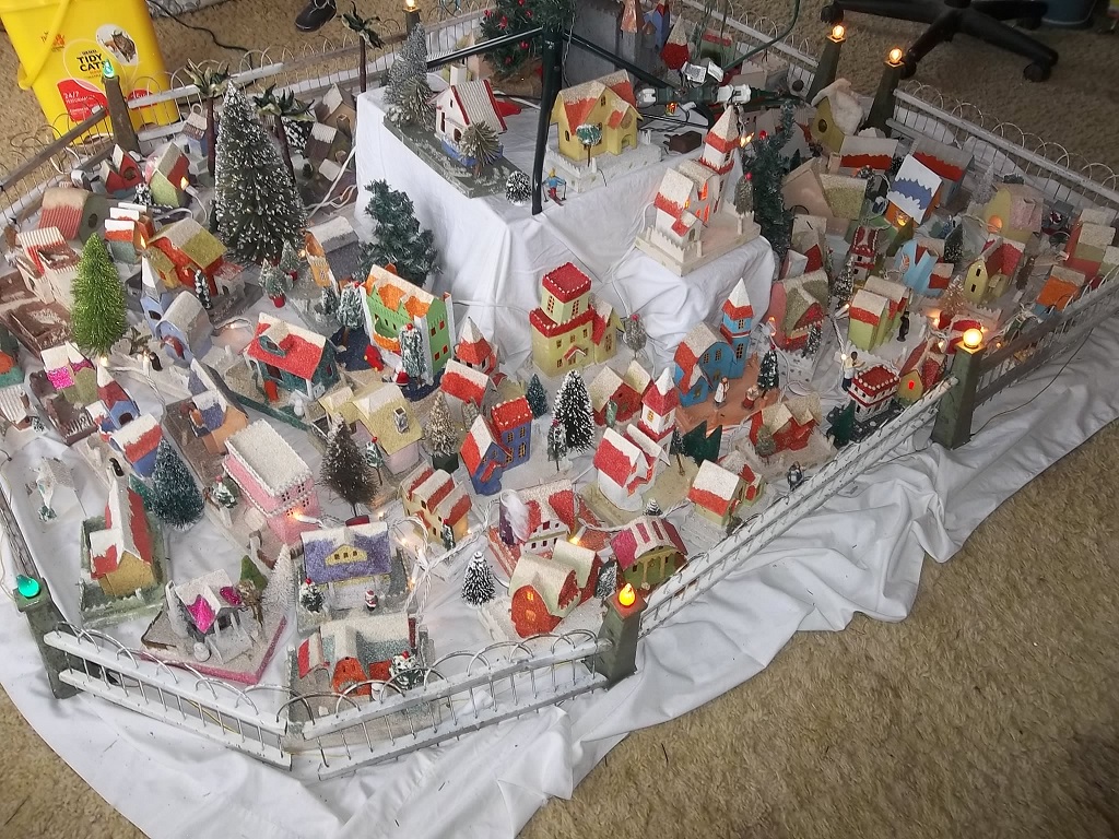 Christmas houses EBAY 056.JPG