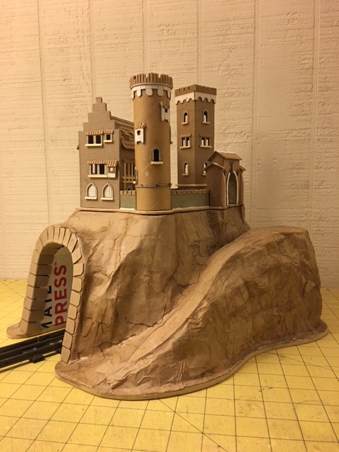 castle-tunnel-primer-ready-left.JPG