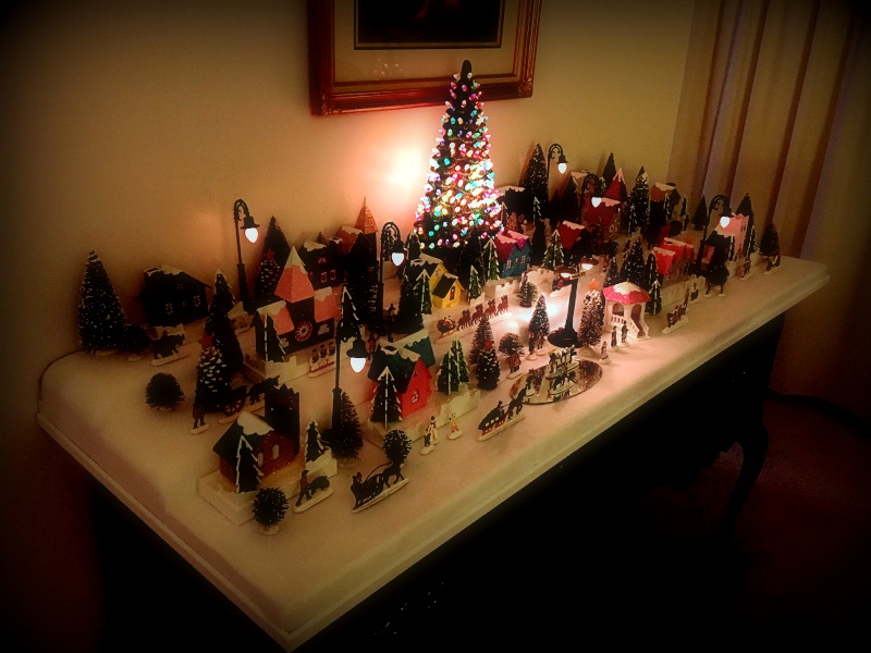 dolly village 2017 illuminated.JPG