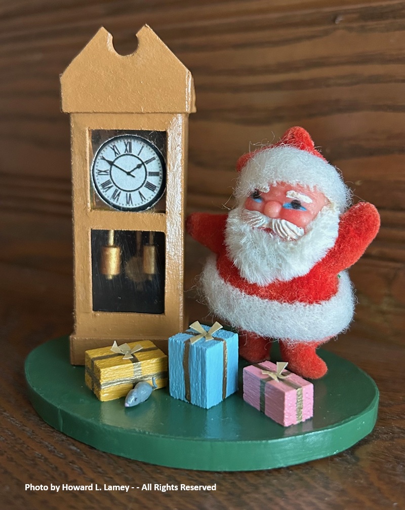 santa clock presents mouse dark backround.jpg