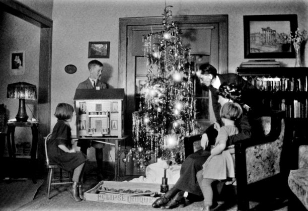 1924 Christmas tree photo